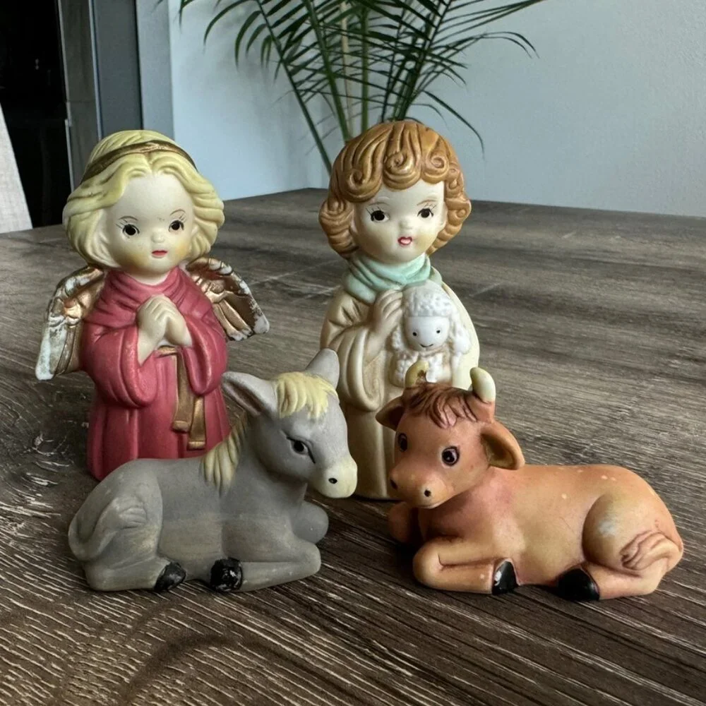 Set of 10, Vintage Christmas Nativity Porcelain Figures.